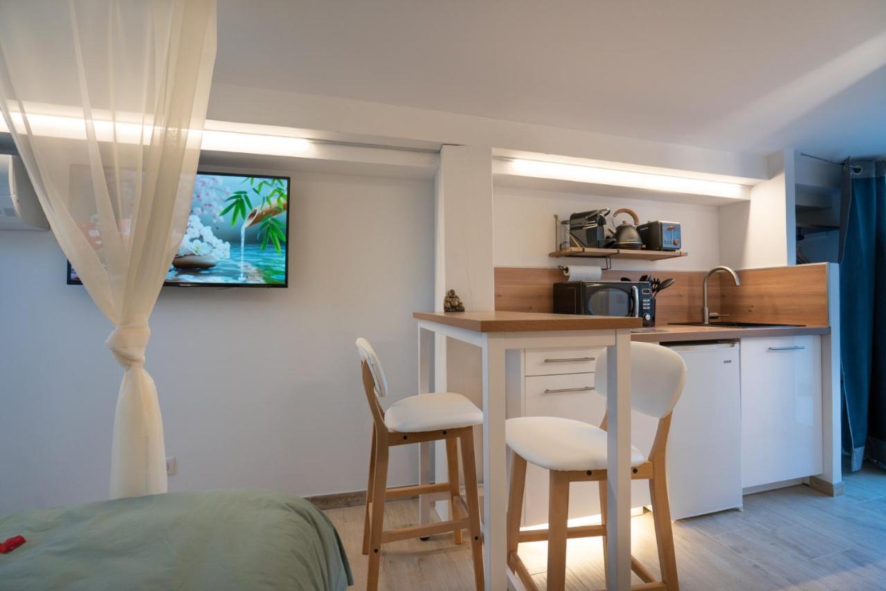 Lovina Chambre De Charme Avec Jaccuzi Velaux Zewnętrze zdjęcie