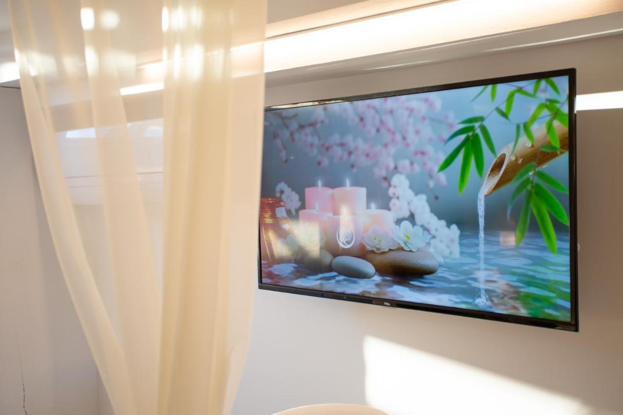 Lovina Chambre De Charme Avec Jaccuzi Velaux Zewnętrze zdjęcie